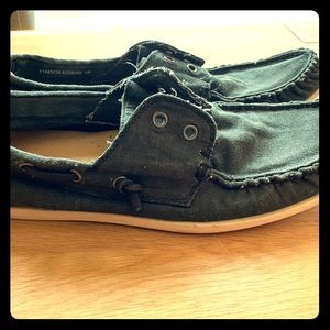 John Varvatos schooner boat shoe